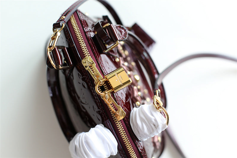I W Fashion Lu-Vi bags - 8264
