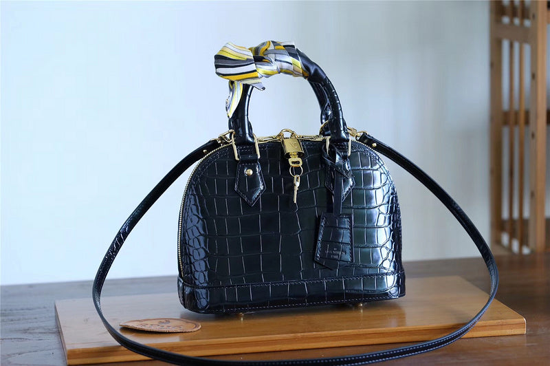 I W Fashion Lu-Vi bags - 8288