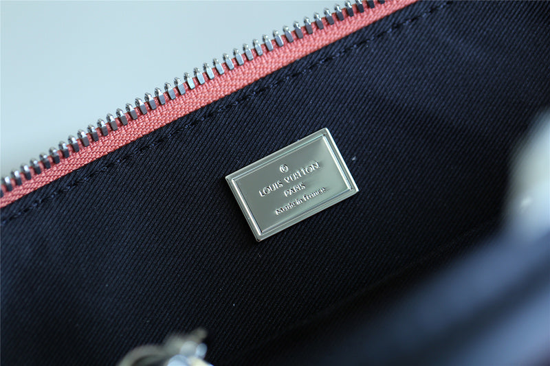 I W Fashion Lu-Vi bags - 8272