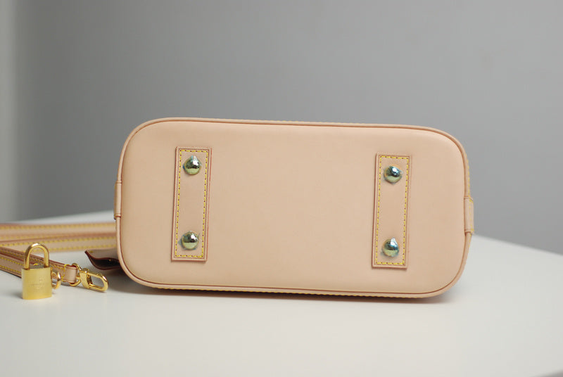I W Fashion Lu-Vi bags - 8260