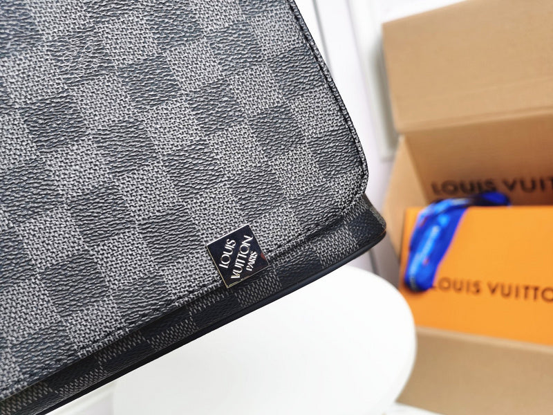 I W Fashion Lu-Vi bags - 17130
