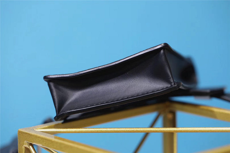 I W Fashion Lu-Vi bags - 10896