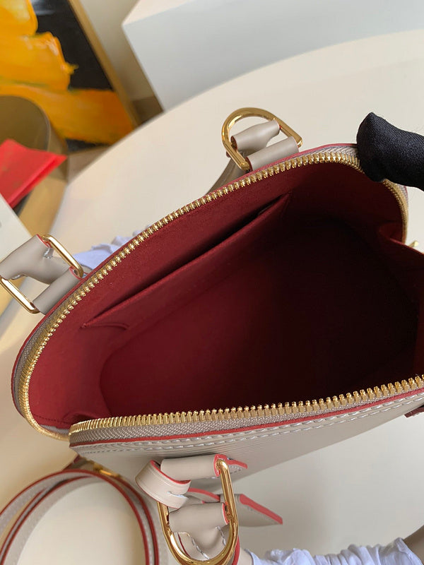 I W Fashion Lu-Vi bags - 17732