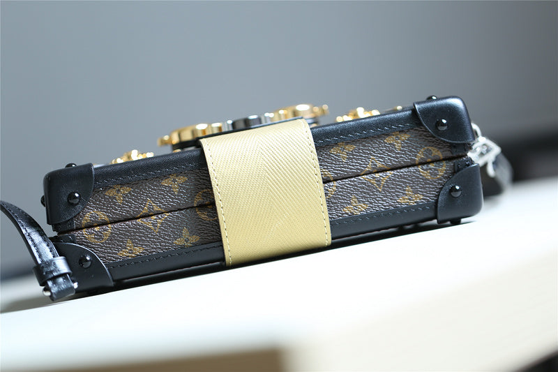 I W Fashion Lu-Vi bags - 8230
