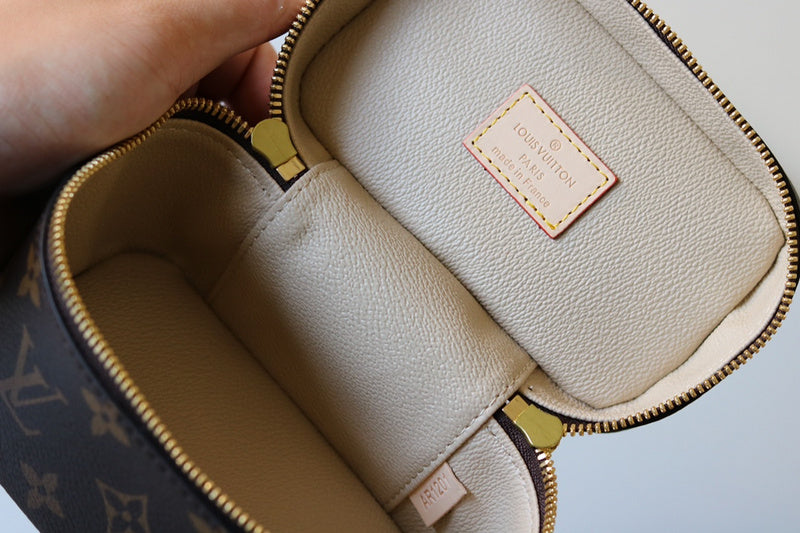 I W Fashion Lu-Vi Bags - 16982