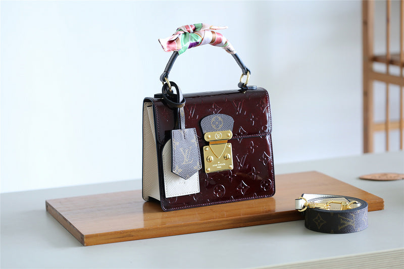 I W Fashion Lu-Vi bags - 8051