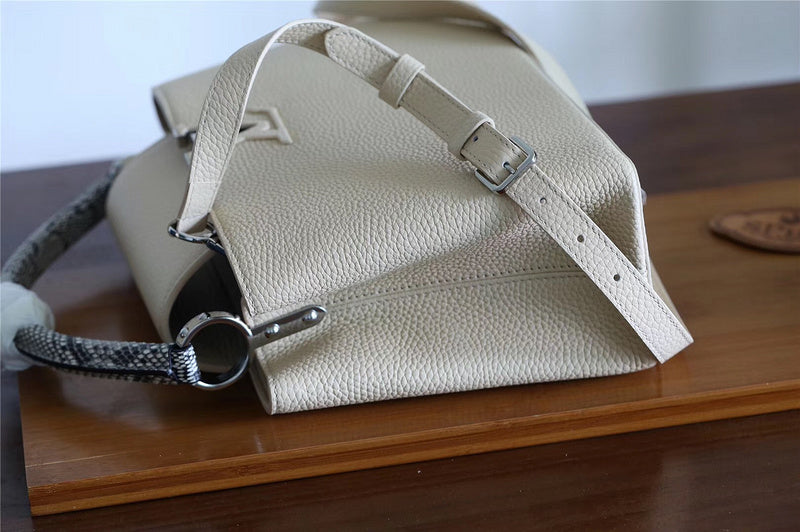 I W Fashion Lu-Vi bags - 8386