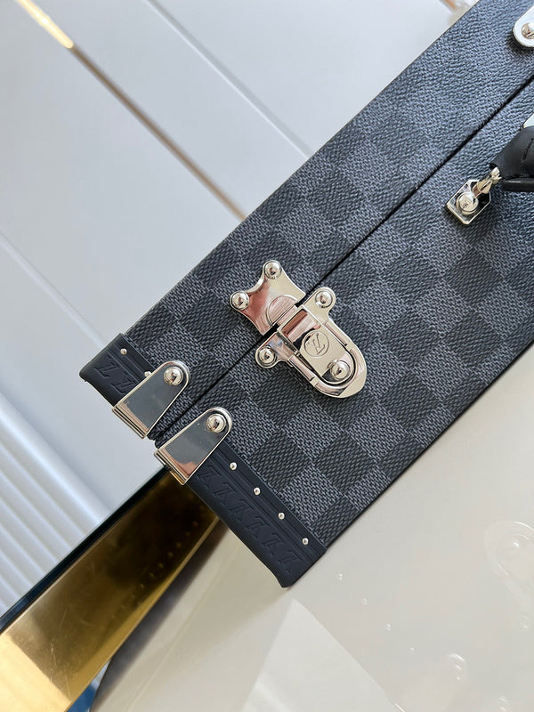 I W Fashion Lu-Vi bags - 9505