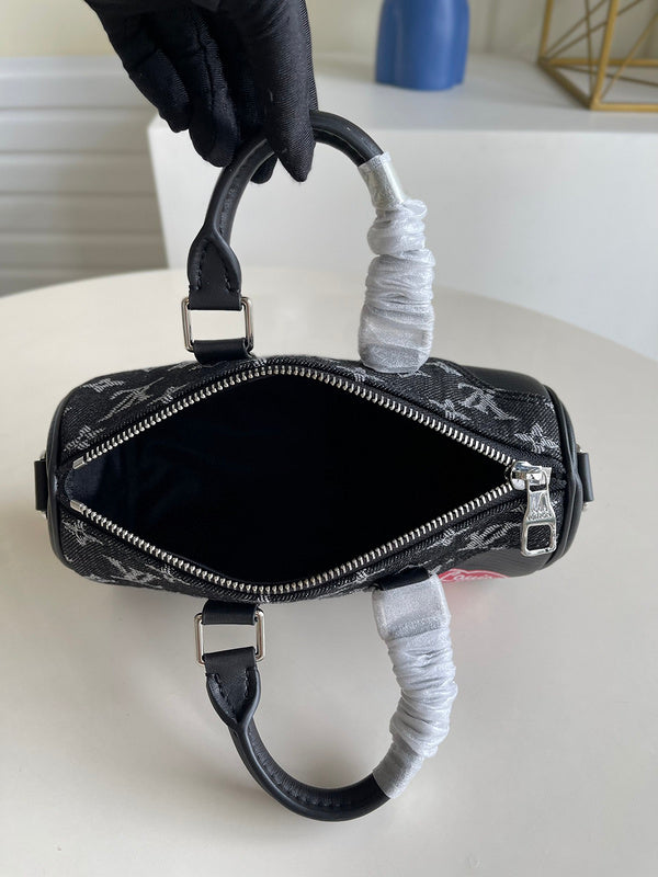 I W Fashion Lu-Vi bags - 17308