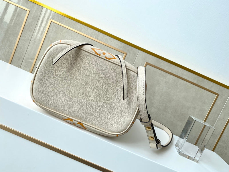 I W Fashion Lu-Vi bags - 17539
