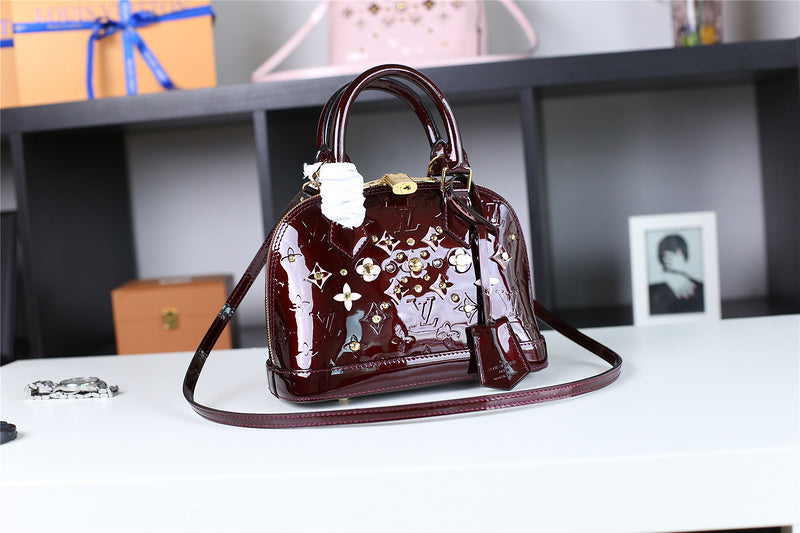 I W Fashion Lu-Vi bags - 8264