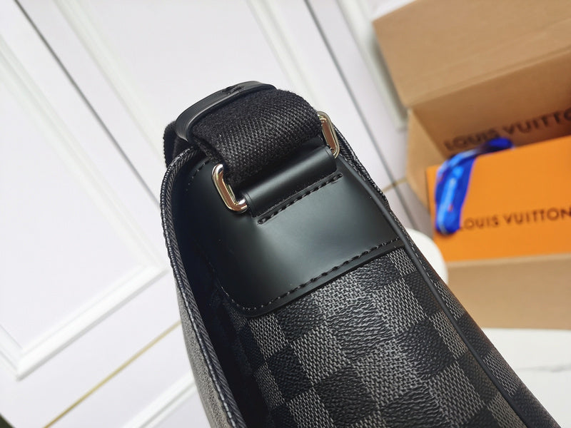 I W Fashion Lu-Vi bags - 17130