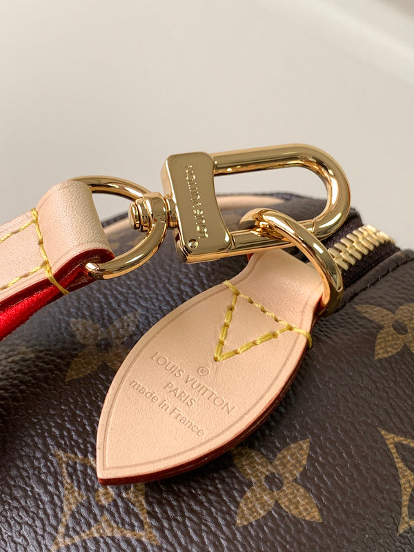I W Fashion Lu-Vi Bags - 16874