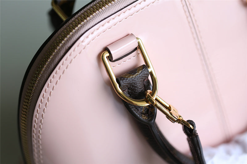 I W Fashion Lu-Vi bags - 8278