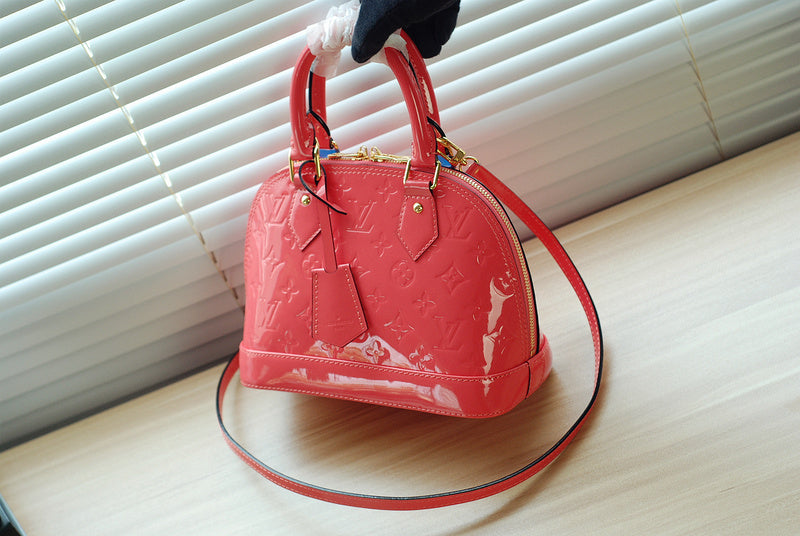 I W Fashion Lu-Vi bags - 8275
