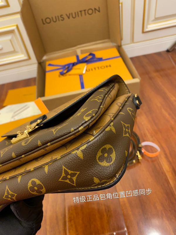 I W Fashion Lu-Vi bags - 17058