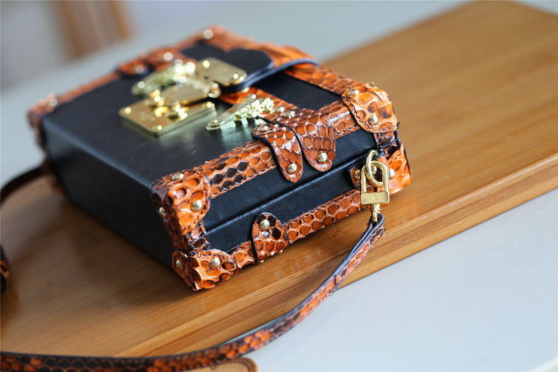I W Fashion Lu-Vi bags - 8241
