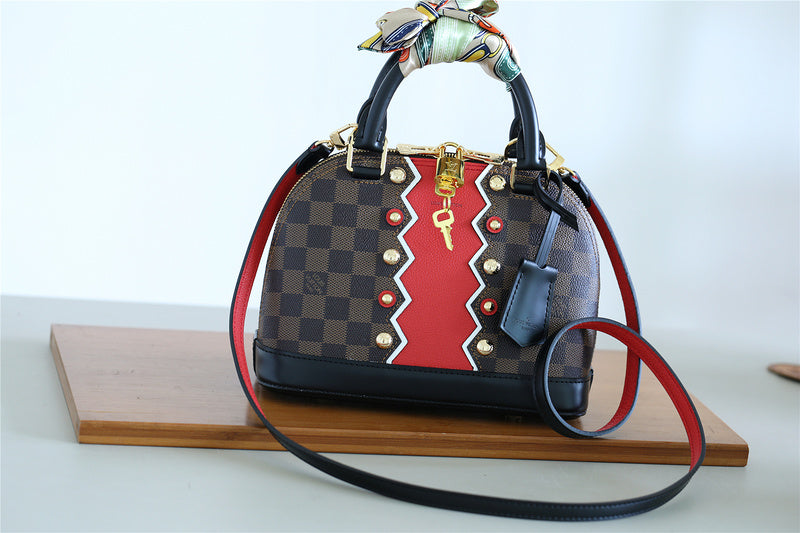 I W Fashion Lu-Vi bags - 8262