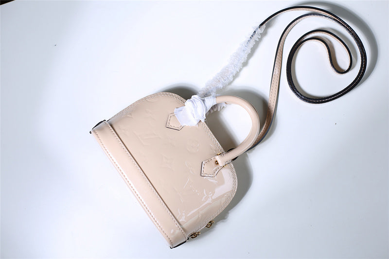 I W Fashion Lu-Vi bags - 8304