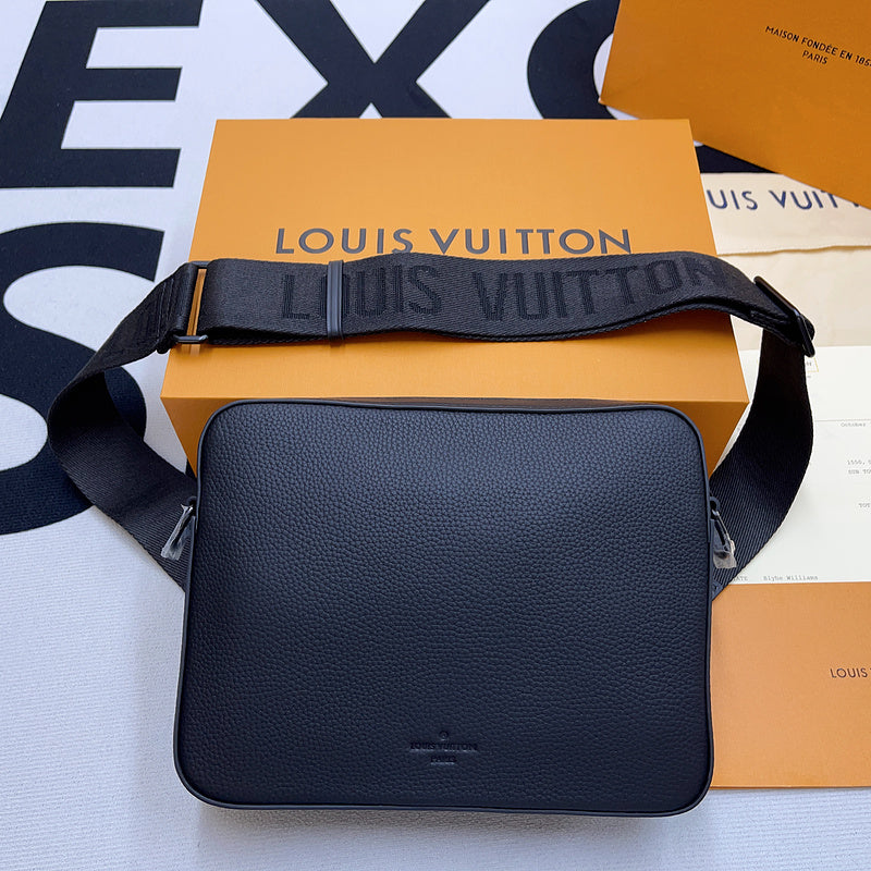 I W Fashion Lu-Vi bags - 9934