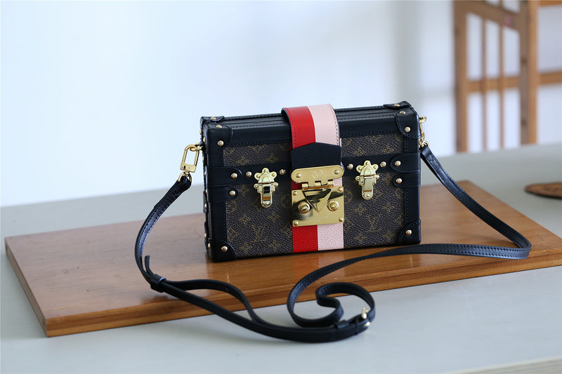I W Fashion Lu-Vi bags - 8235