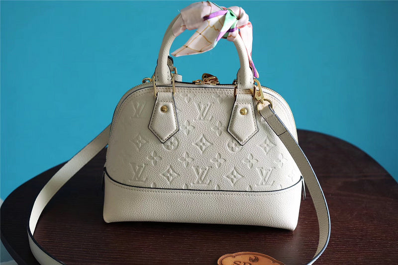 I W Fashion Lu-Vi bags - 8299