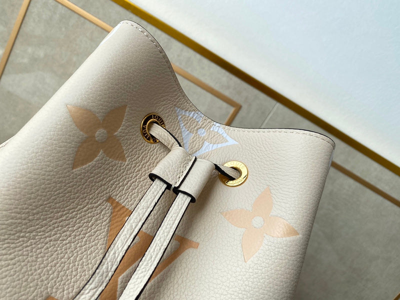 I W Fashion Lu-Vi bags - 17539