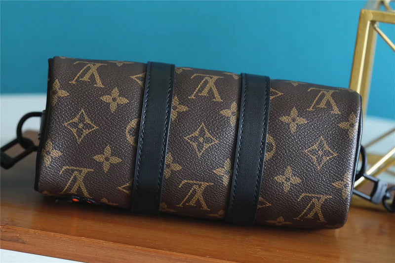 I W Fashion Lu-Vi bags - 11324