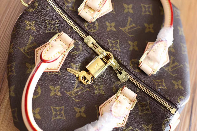 I W Fashion Lu-Vi bags - 8151