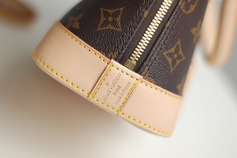 I W Fashion Lu-Vi bags - 8260