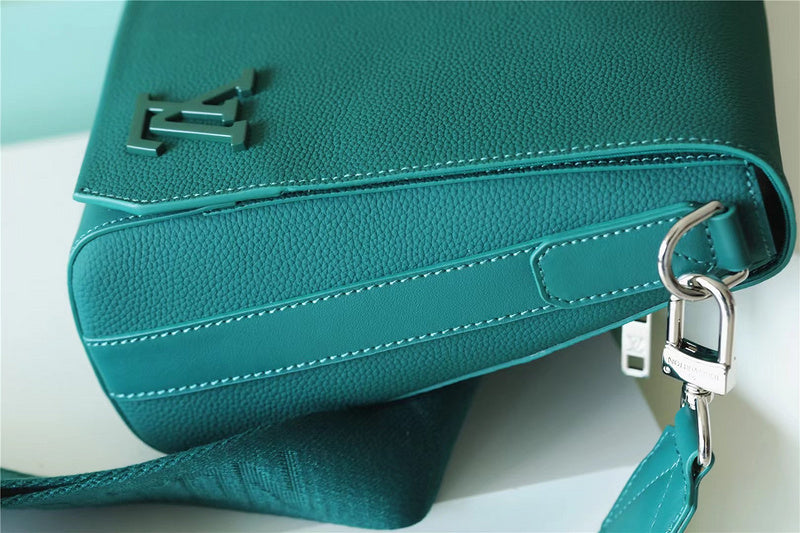 I W Fashion Lu-Vi bags - 9921
