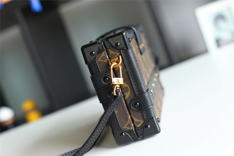 I W Fashion Lu-Vi bags - 8238