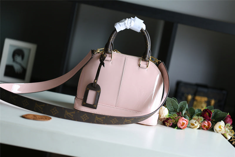 I W Fashion Lu-Vi bags - 8278