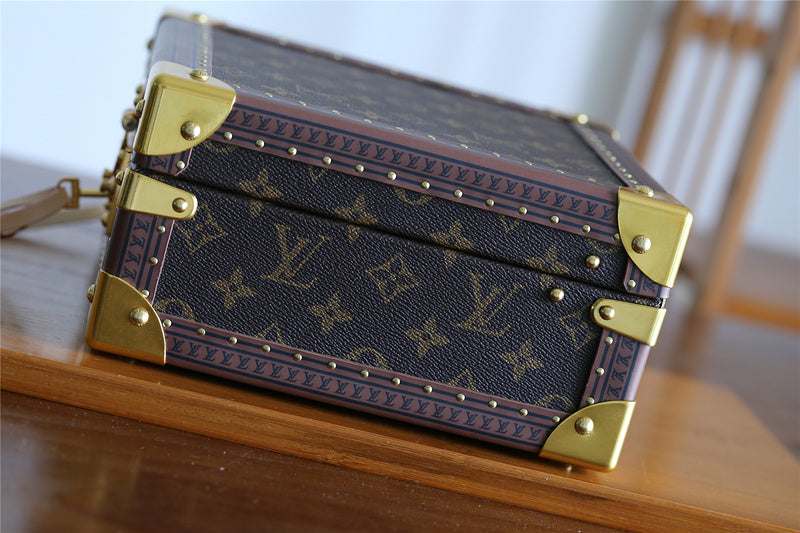 I W Fashion Lu-Vi bags - 9548