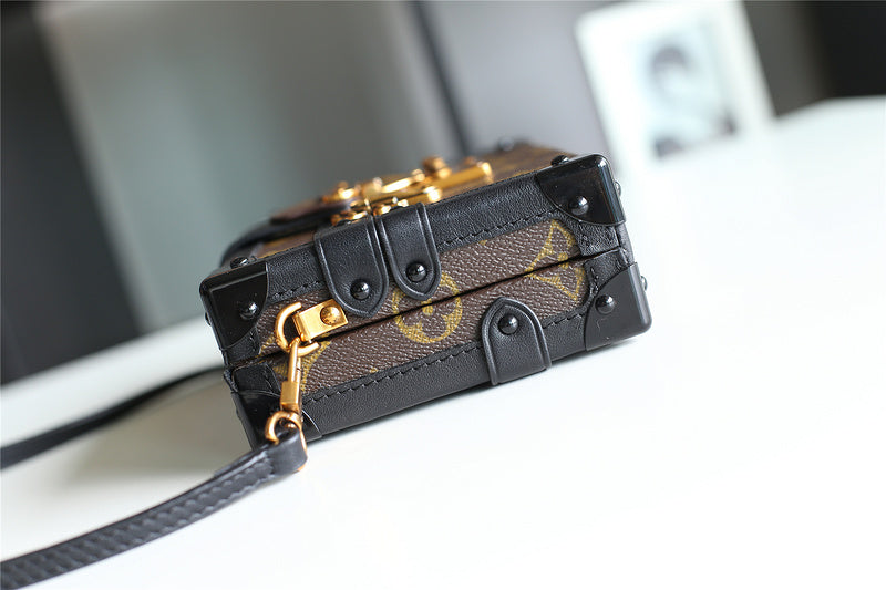 I W Fashion Lu-Vi bags - 8238