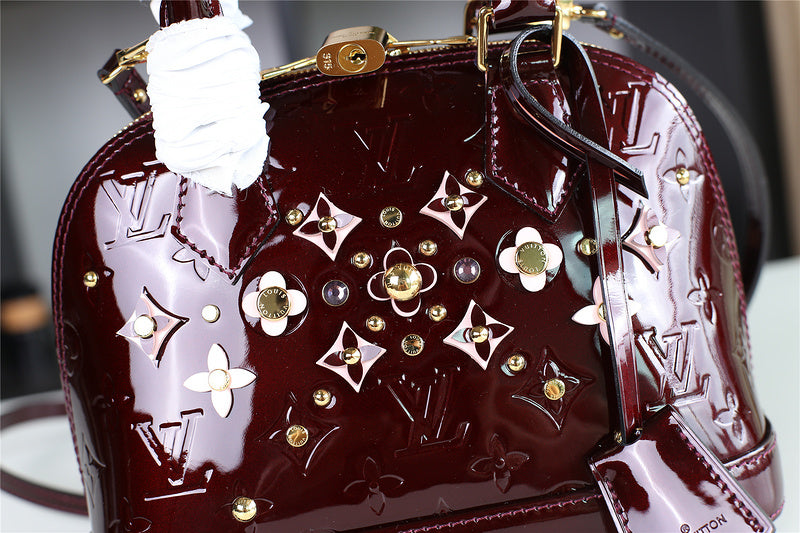 I W Fashion Lu-Vi bags - 8264