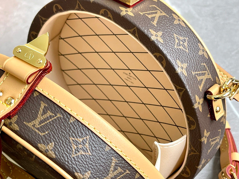 I W Fashion Lu-Vi bags - 17218