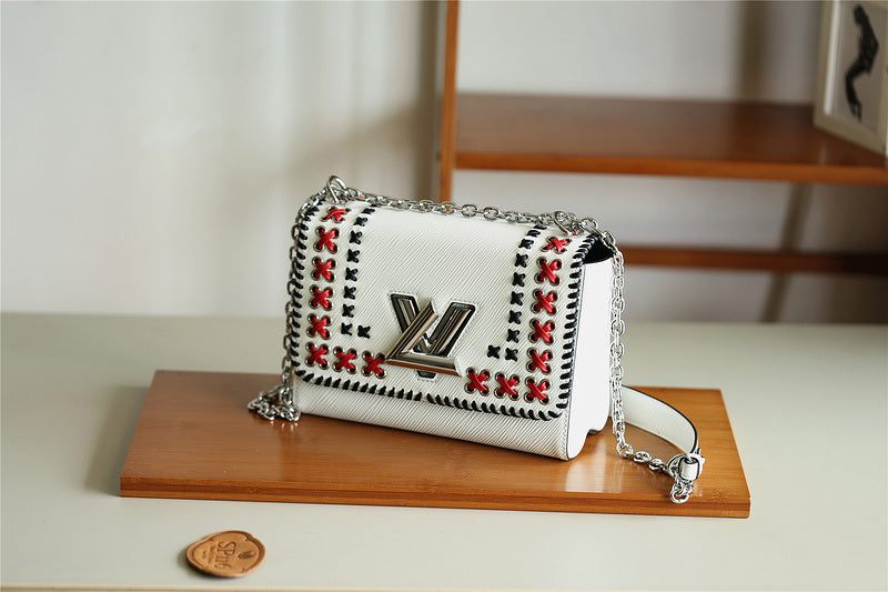 I W Fashion Lu-Vi bags - 8500