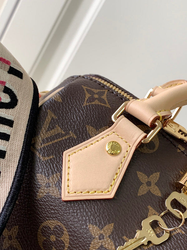 I W Fashion Lu-Vi Bags - 16873