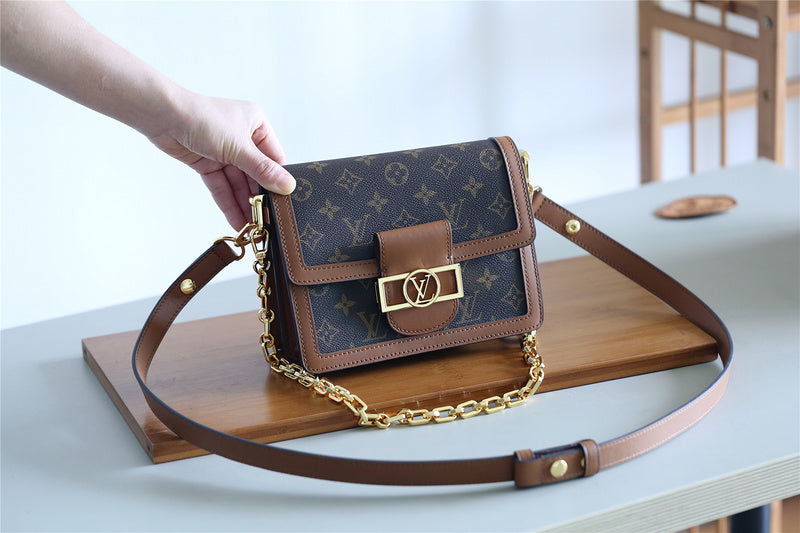 I W Fashion Lu-Vi bags - 8140