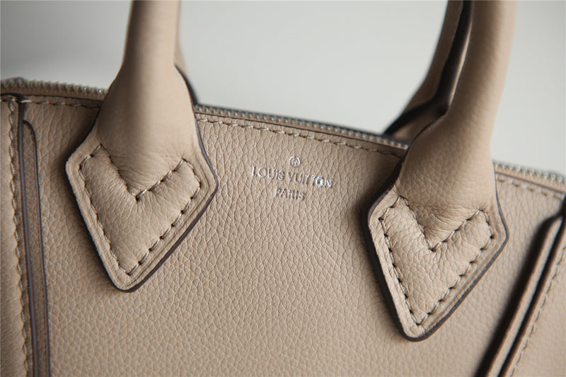 I W Fashion Lu-Vi bags - 8680