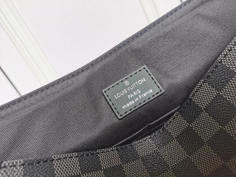 I W Fashion Lu-Vi bags - 17130