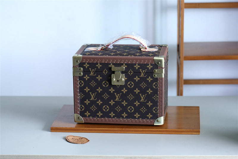 I W Fashion Lu-Vi bags - 9515