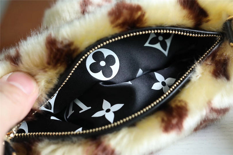I W Fashion Lu-Vi bags - 8401