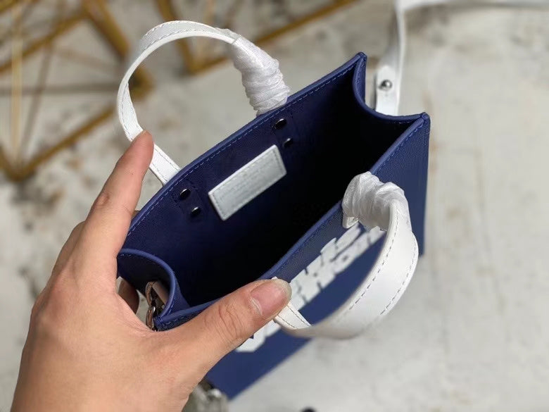 I W Fashion Lu-Vi bags - 17500