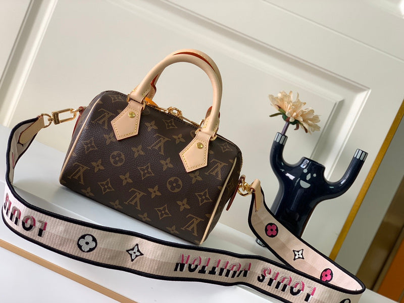I W Fashion Lu-Vi Bags - 16873