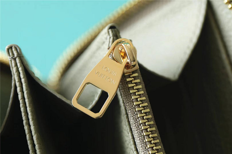 I W Fashion Lu-Vi bags - 8697
