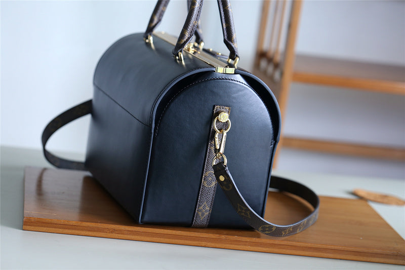 I W Fashion Lu-Vi bags - 8170