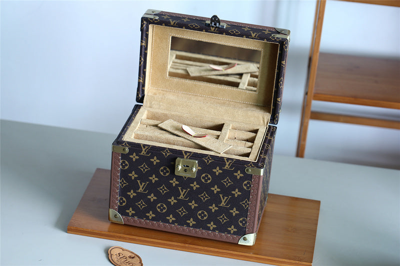 I W Fashion Lu-Vi bags - 9515