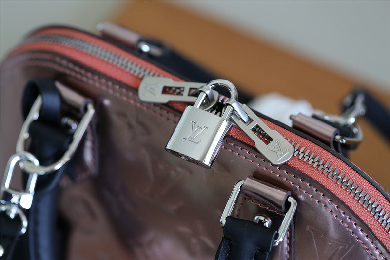I W Fashion Lu-Vi bags - 8272